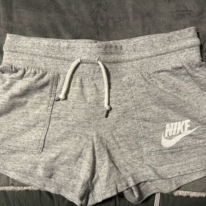 Nike athletic shorts with pockets